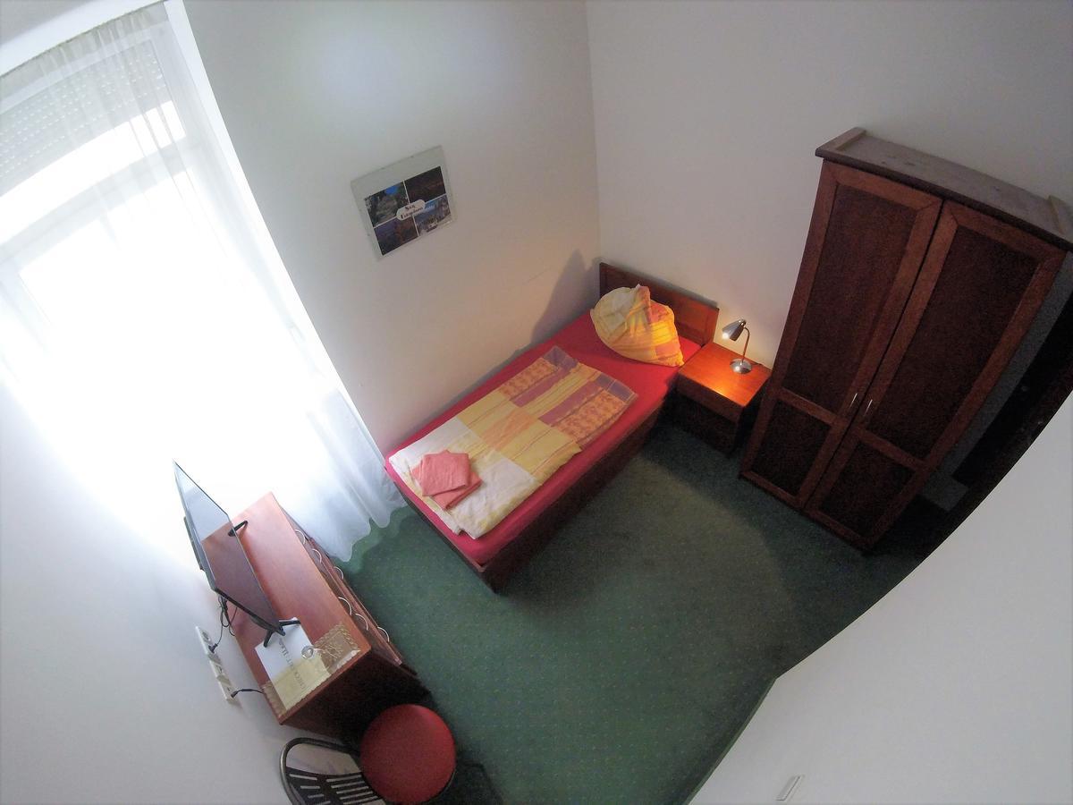 San Francisco Couette-café 3*